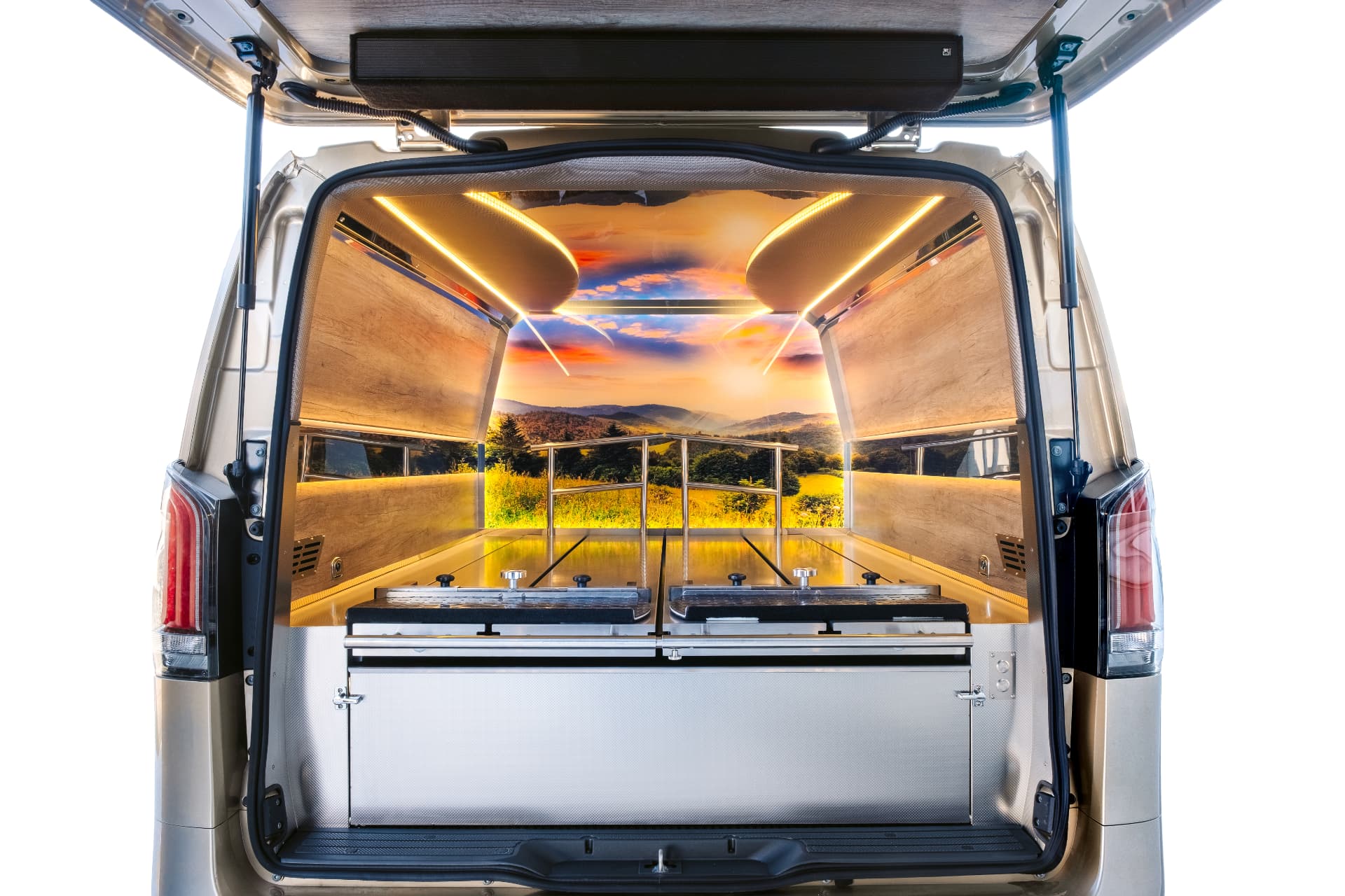 Nákladový prostor s panoramatickým prosklením a LED osvětlením