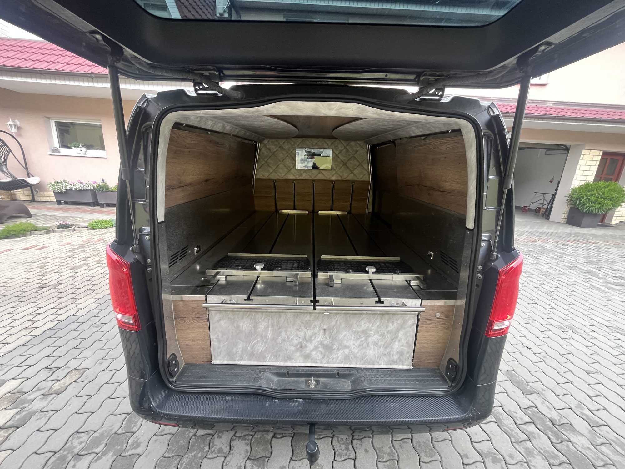 Mercedes Benz Vito 124 L 174kW